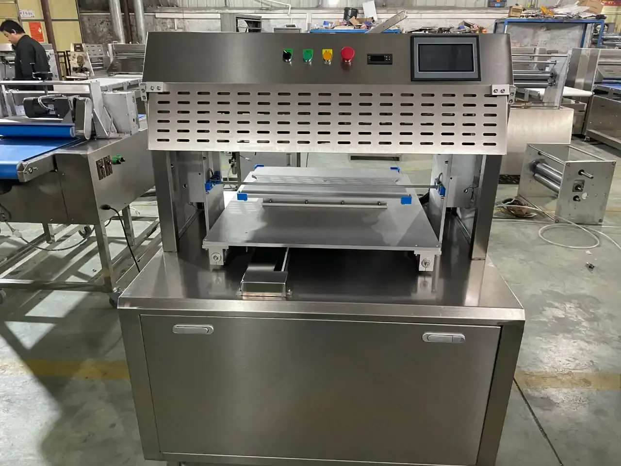 Машина для резки кондитерских изделий EKSI серии BM-301 с двойным пильчатым ножом